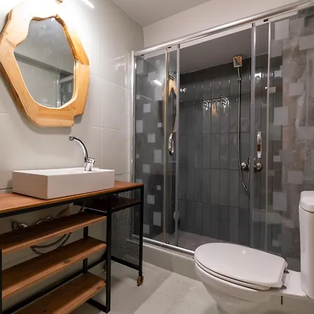 Jardin Maison 1 Bedroom In Galata Eskiomerler
