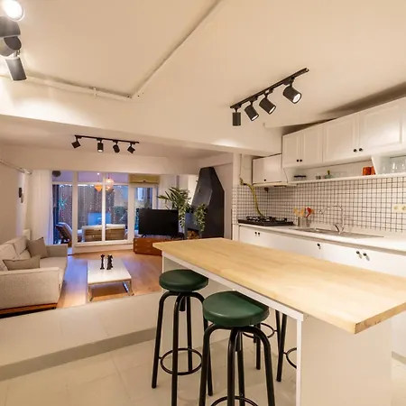 Apartment Jardin Maison 1 Bedroom In Galata Eskiomerler